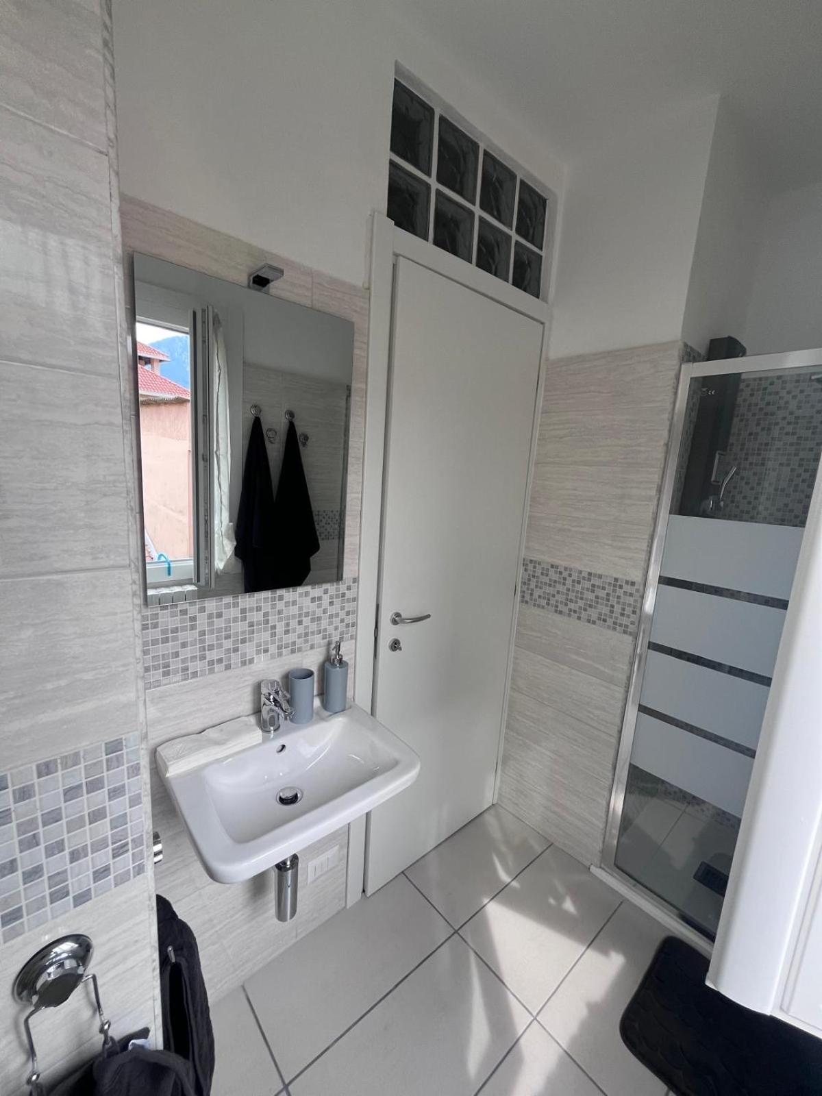 Casa Castagna Appartamento - Lecco Buitenkant foto